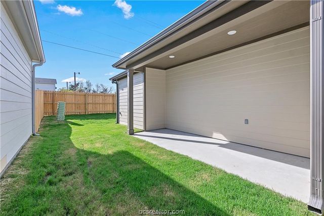 2521 Shady Route Lane, Bryan, TX 77808