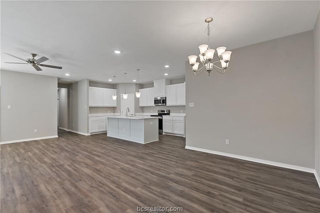 2521 Shady Route Lane, Bryan, TX 77808