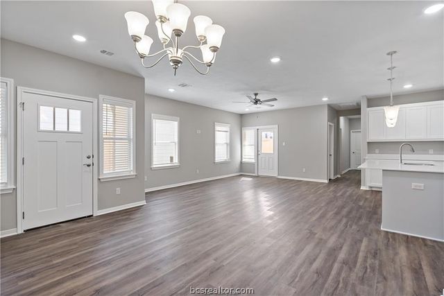 2521 Shady Route Lane, Bryan, TX 77808