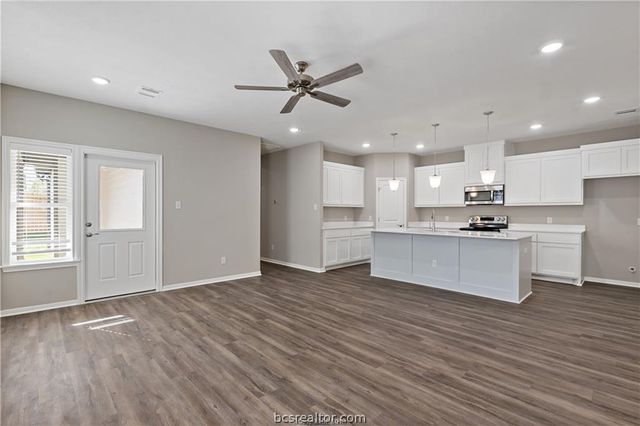 2521 Shady Route Lane, Bryan, TX 77808