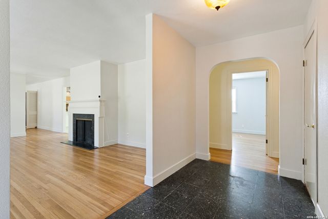 414 E HATHAWAY DR, San Antonio, TX 78209
