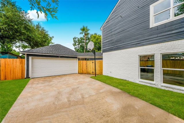 7338 San Ramon Drive, Houston, TX 77083