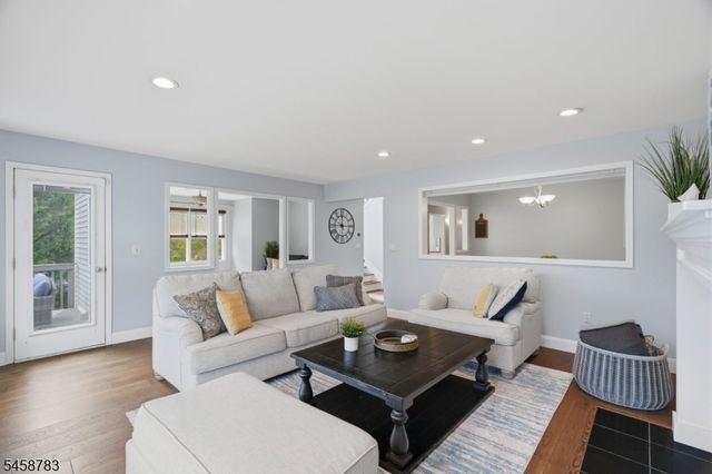 7 Aspen Dr, Hillsborough Twp., NJ 08844