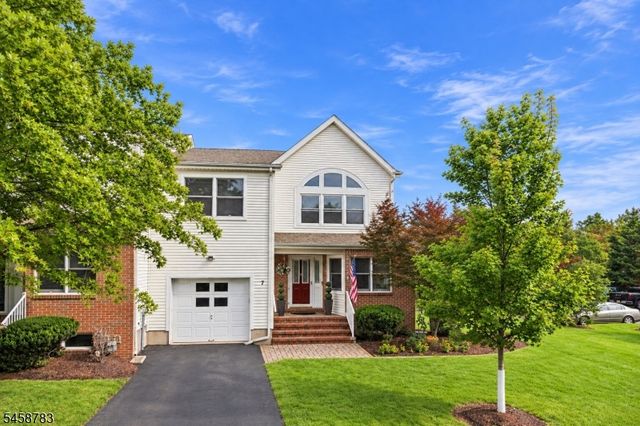 7 Aspen Dr, Hillsborough Twp., NJ 08844