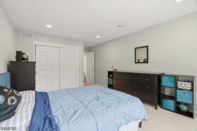 7 Aspen Dr, Hillsborough Twp., NJ 08844