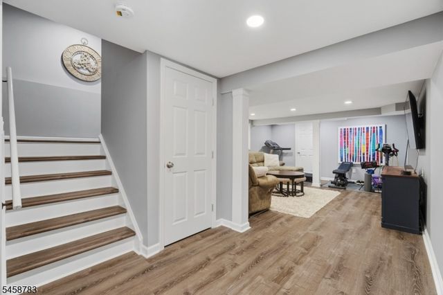 7 Aspen Dr, Hillsborough Twp., NJ 08844