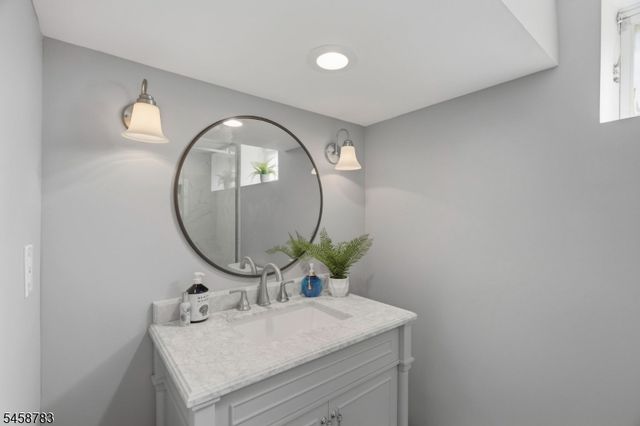 7 Aspen Dr, Hillsborough Twp., NJ 08844