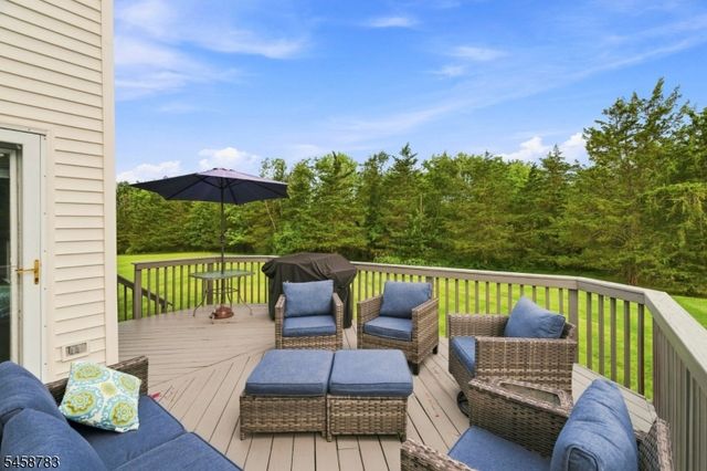7 Aspen Dr, Hillsborough Twp., NJ 08844