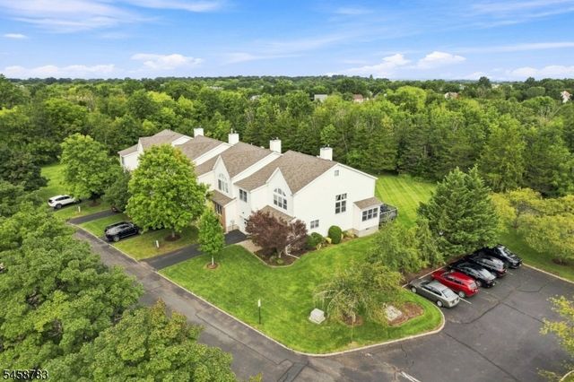 7 Aspen Dr, Hillsborough Twp., NJ 08844
