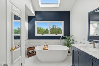 7 Aspen Dr, Hillsborough Twp., NJ 08844