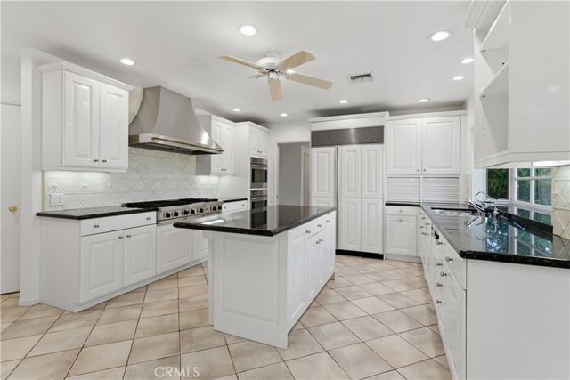 19803 Linnet Street, Woodland Hills, CA 91364