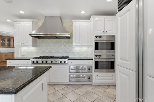 19803 Linnet Street, Woodland Hills, CA 91364