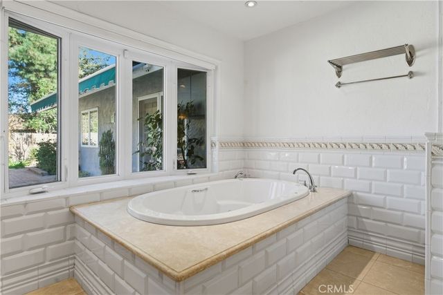 19803 Linnet Street, Woodland Hills, CA 91364