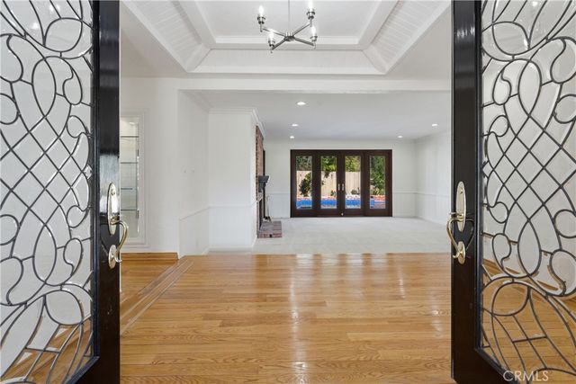 19803 Linnet Street, Woodland Hills, CA 91364