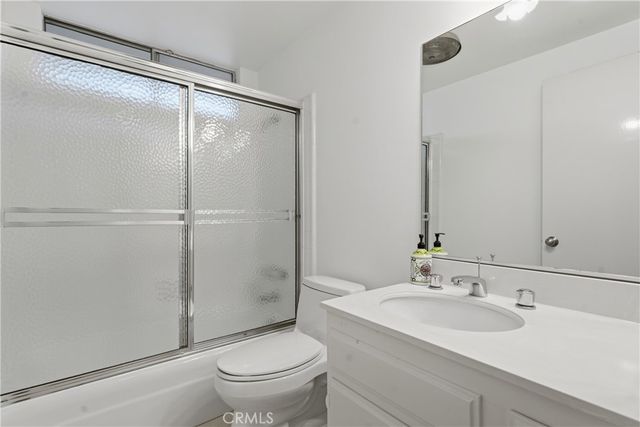 19803 Linnet Street, Woodland Hills, CA 91364