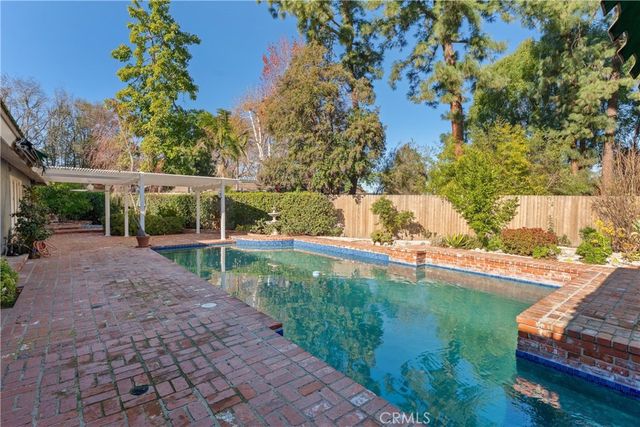 19803 Linnet Street, Woodland Hills, CA 91364