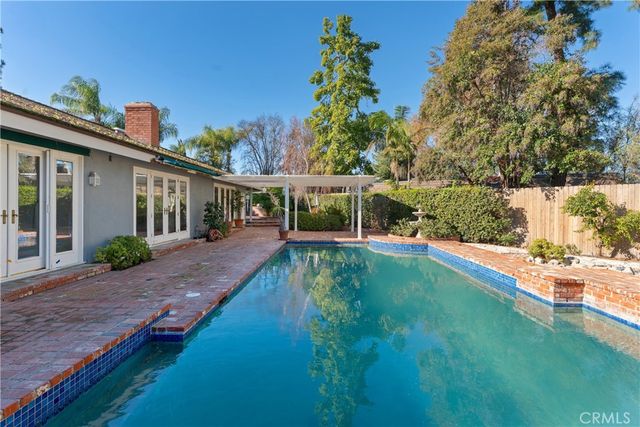 19803 Linnet Street, Woodland Hills, CA 91364