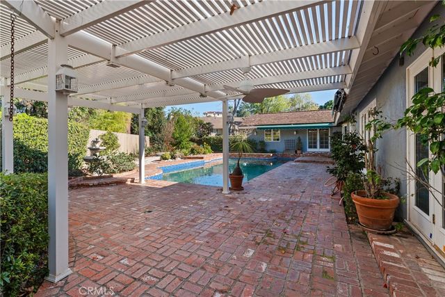 19803 Linnet Street, Woodland Hills, CA 91364