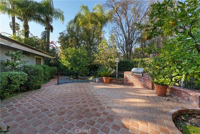 19803 Linnet Street, Woodland Hills, CA 91364