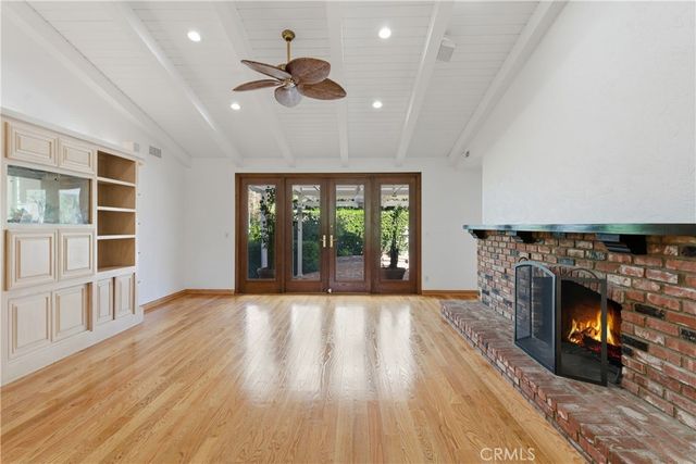 19803 Linnet Street, Woodland Hills, CA 91364