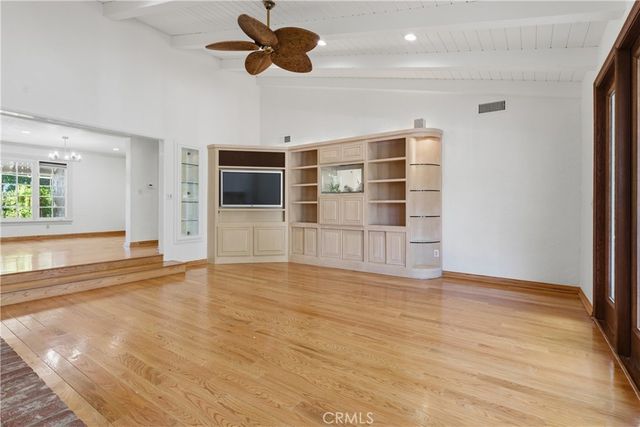 19803 Linnet Street, Woodland Hills, CA 91364