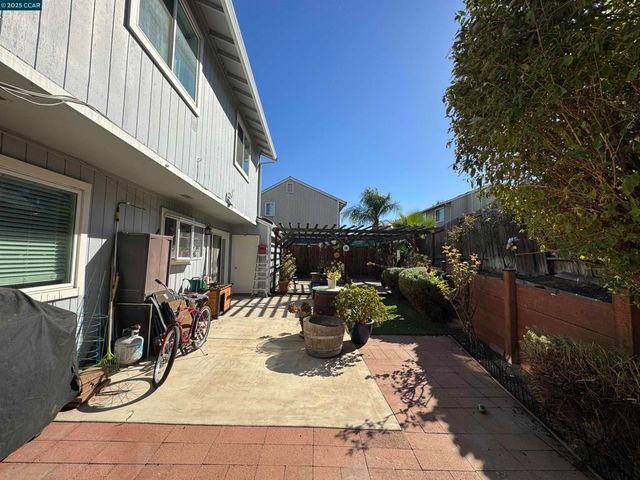 837 Oakwood Way, Oakley, CA 94561