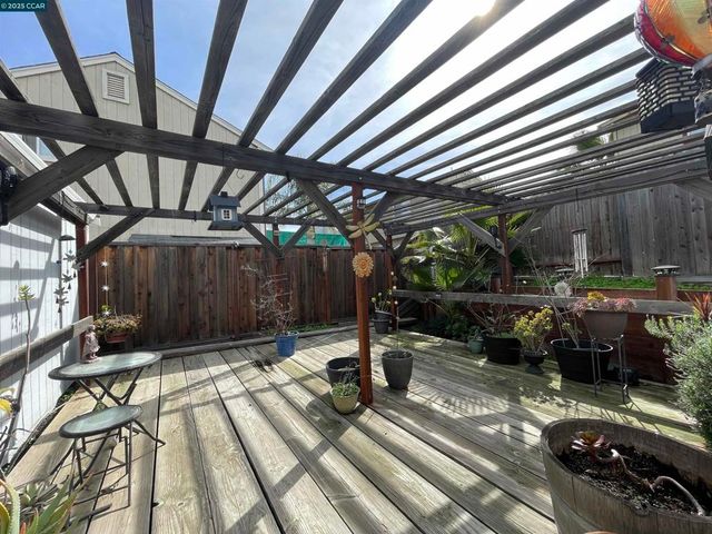 837 Oakwood Way, Oakley, CA 94561