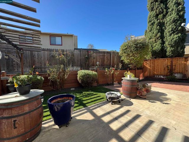 837 Oakwood Way, Oakley, CA 94561