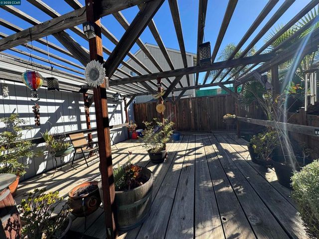 837 Oakwood Way, Oakley, CA 94561