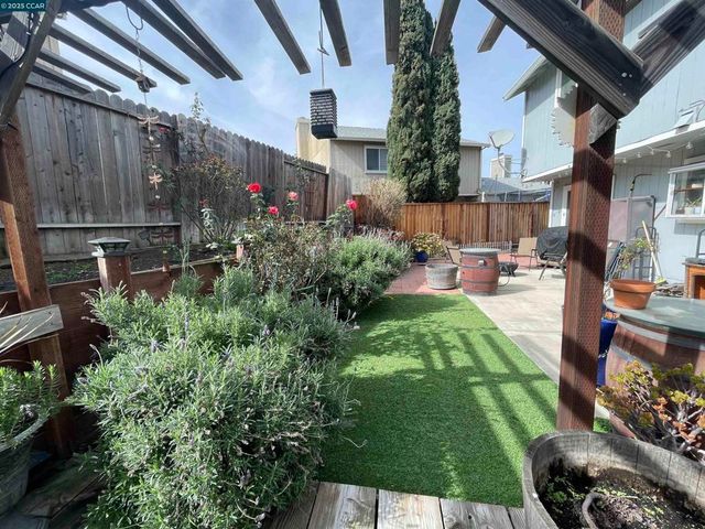 837 Oakwood Way, Oakley, CA 94561