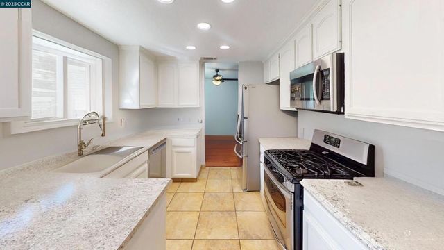 837 Oakwood Way, Oakley, CA 94561