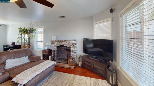 837 Oakwood Way, Oakley, CA 94561