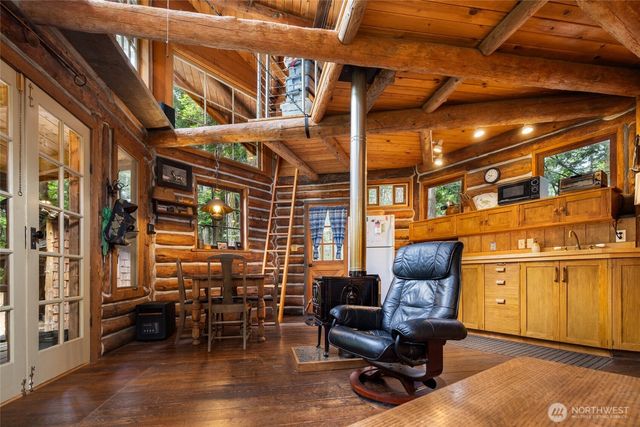 473 Wishkah Lane, Center Island, WA 98221