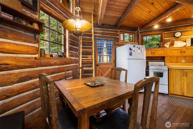 473 Wishkah Lane, Center Island, WA 98221