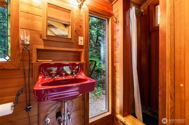 473 Wishkah Lane, Center Island, WA 98221