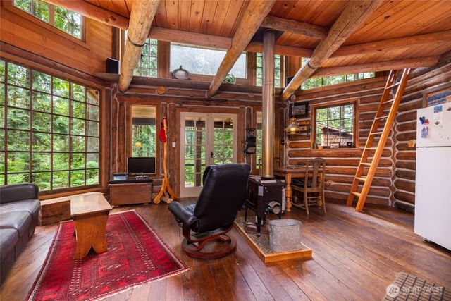 473 Wishkah Lane, Center Island, WA 98221
