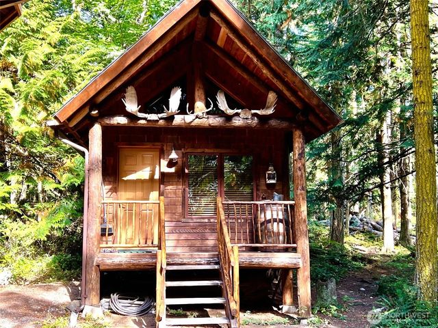 473 Wishkah Lane, Center Island, WA 98221