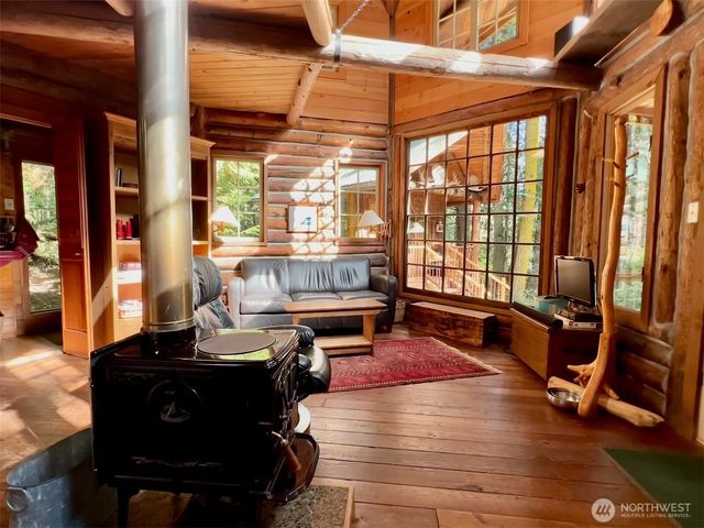 473 Wishkah Lane, Center Island, WA 98221