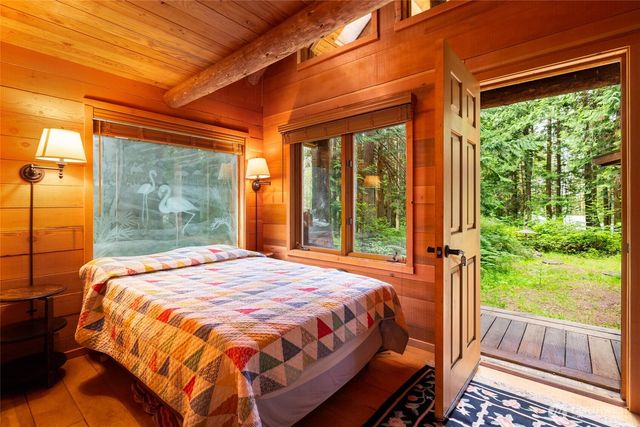 473 Wishkah Lane, Center Island, WA 98221