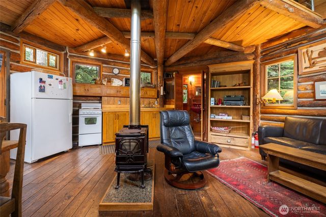 473 Wishkah Lane, Center Island, WA 98221