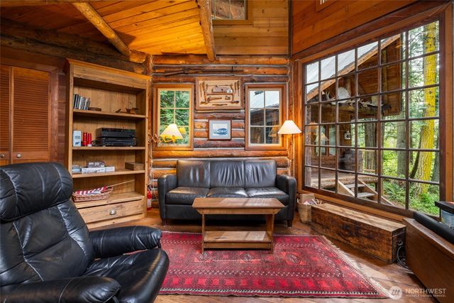 473 Wishkah Lane, Center Island, WA 98221