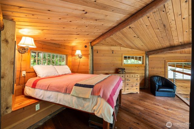 473 Wishkah Lane, Center Island, WA 98221