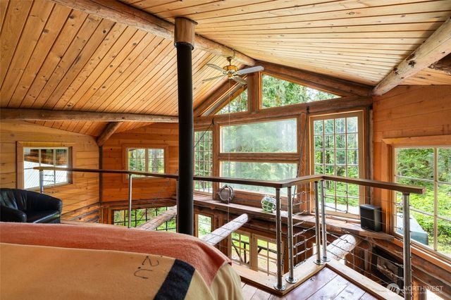 473 Wishkah Lane, Center Island, WA 98221