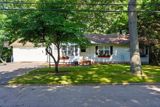 532 Oak Street, Manchester, NH 03104