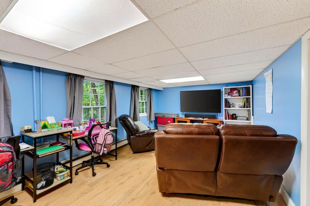 532 Oak Street, Manchester, NH 03104