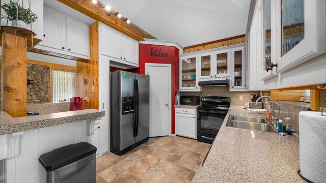 11400 Highcrest Drive, Conroe, TX 77303