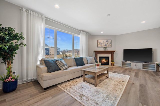 W153N4899 Orchid CIRCLE, Menomonee Falls, WI 53051