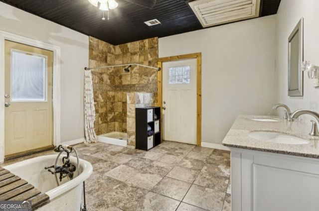 4402 Oak Street, Oakwood, GA 30566