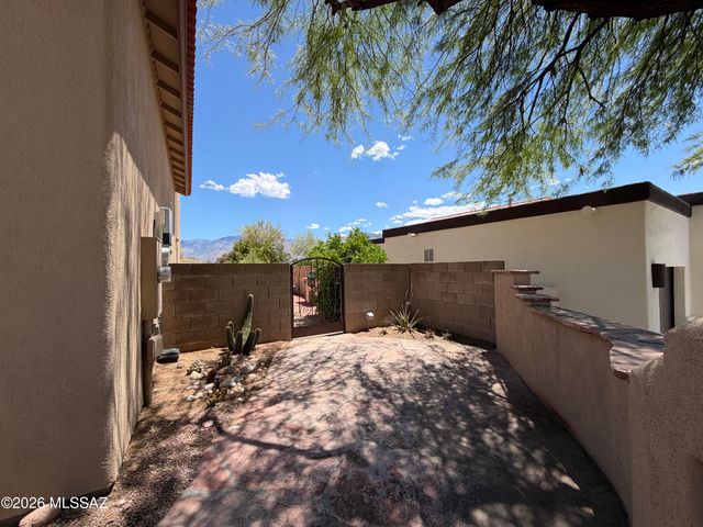 11384 N Sawtooth Road, Tucson, AZ 85737