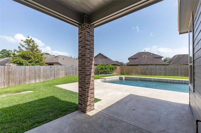 17206 Upper Ridge Lane, Humble, TX 77346